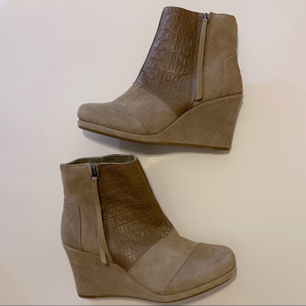 Toms Desert Wedge Taupe Suede Croc Embossed Bootie